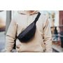 Kép 9/15 - Crescent AWARE™ RPET félhold alakú sling táska